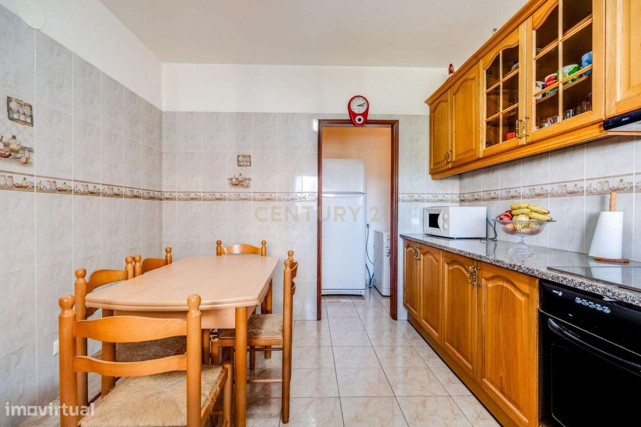 Silves | T3 com Varanda Panorâmica e Áreas Surpreendentes-20