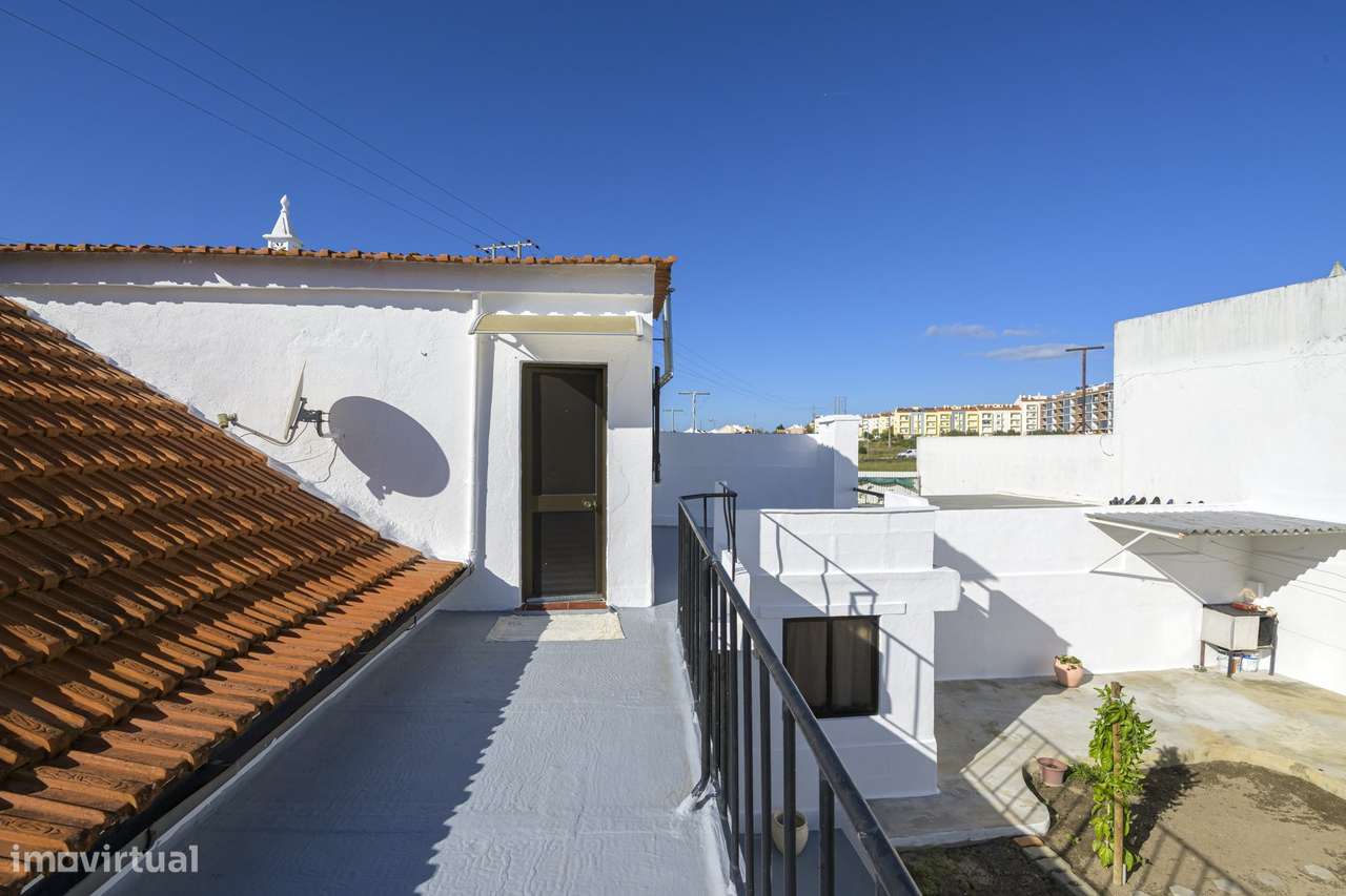 Moradia T2+1, c/ Garagem, Bairro do Areias – Montijo-20