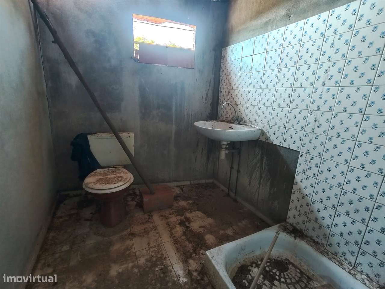 Moradia / Terreno / Poço / Colmeias / Leiria-15