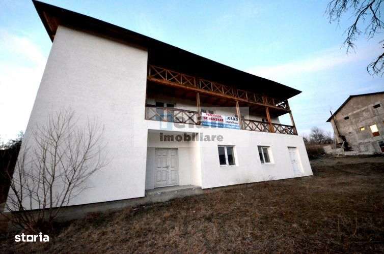 Valcea - Perisani, Pensiune P+1+m, 11 Camere 9 Bai, 4853 Mp Teren - Imagine principală: 1/16