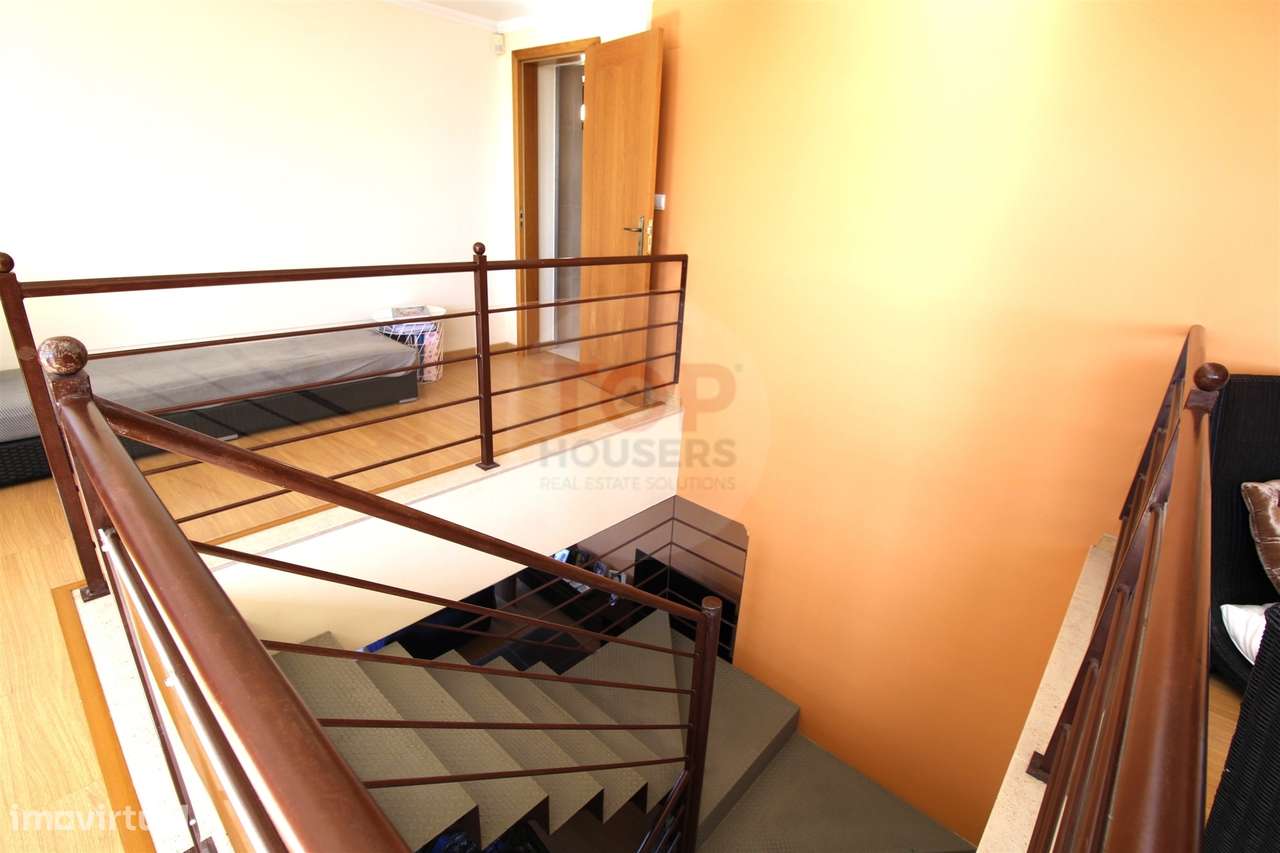 Penthouse T4+1 com Terraço Panorâmico e dois estacionamentos-38