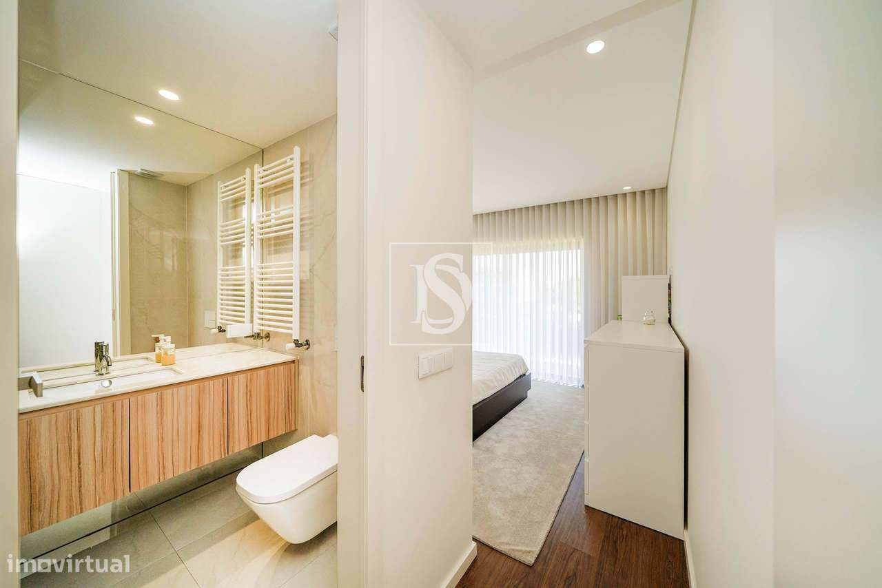 Apartamento T4 de Luxo, no Mira Rio 3, em Barcelinhos-46