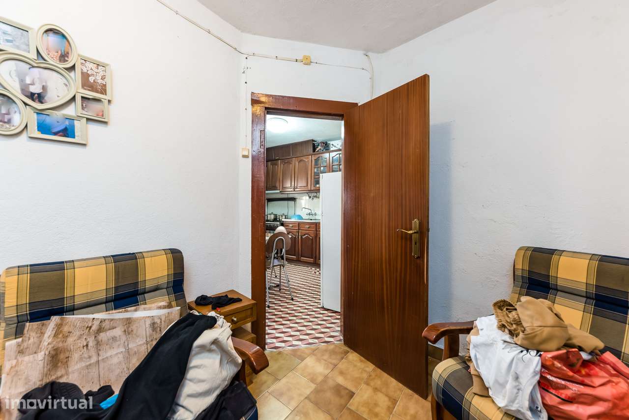 MORADIA T1 + ANEXOS E TERRENO | BEMPOSTA | ABRANTES-26