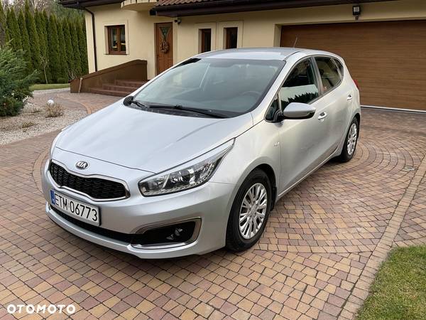 Kia Ceed Cee'd 1.6 GDI Business Line - 1