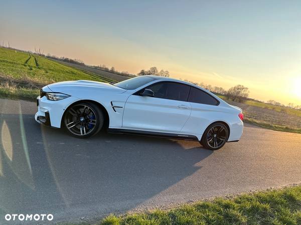 BMW M4 Coupe DKG - 9