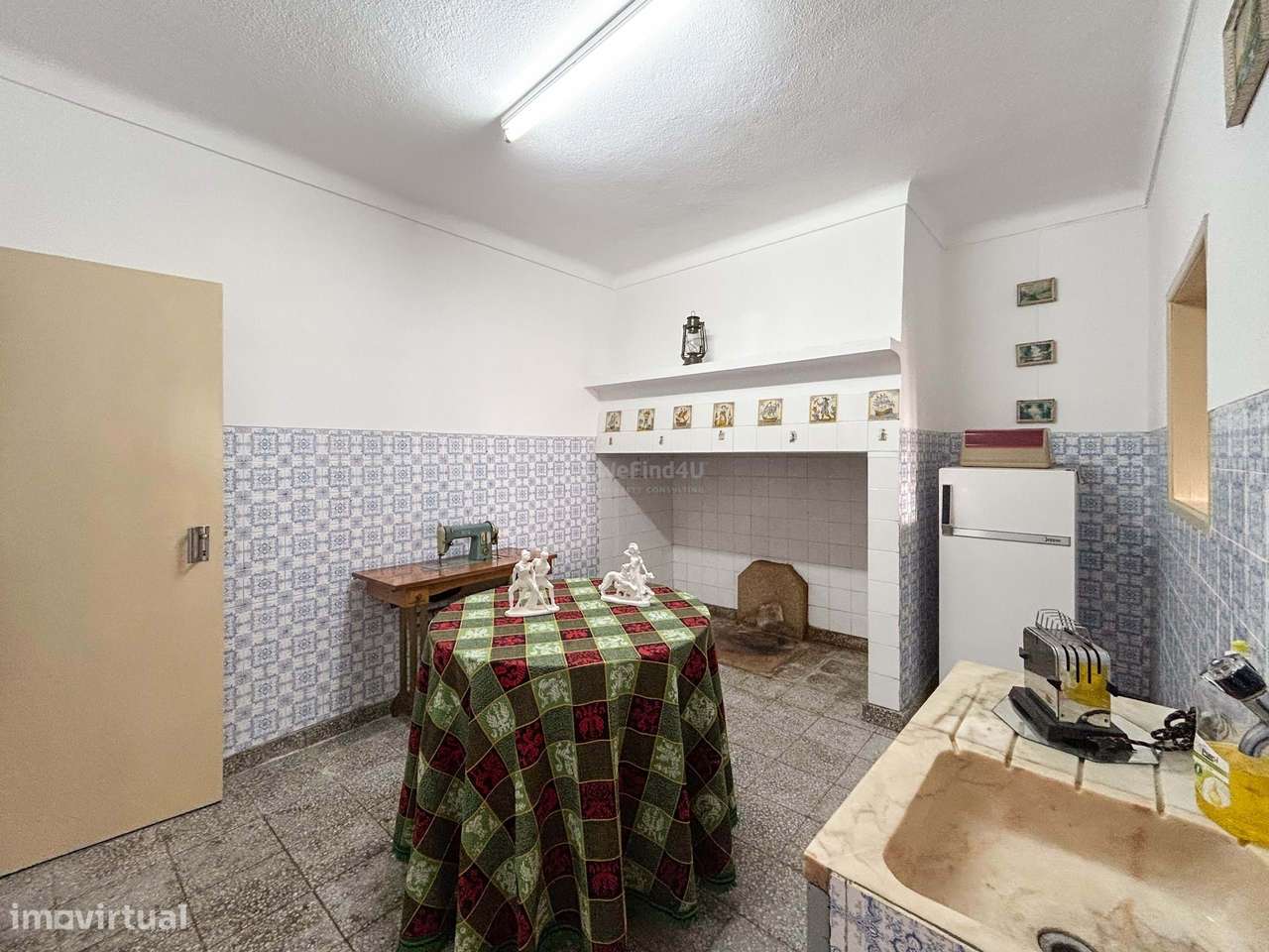 Moradia T3 habitável c/ Quintal e Enorme Potencial de Transformação –-14