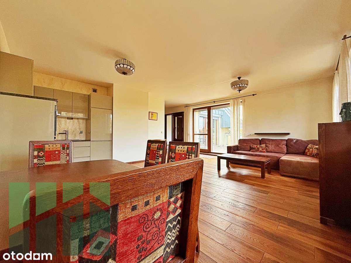 Sprzedam mieszkanie z dużym tarasem 15m2-2