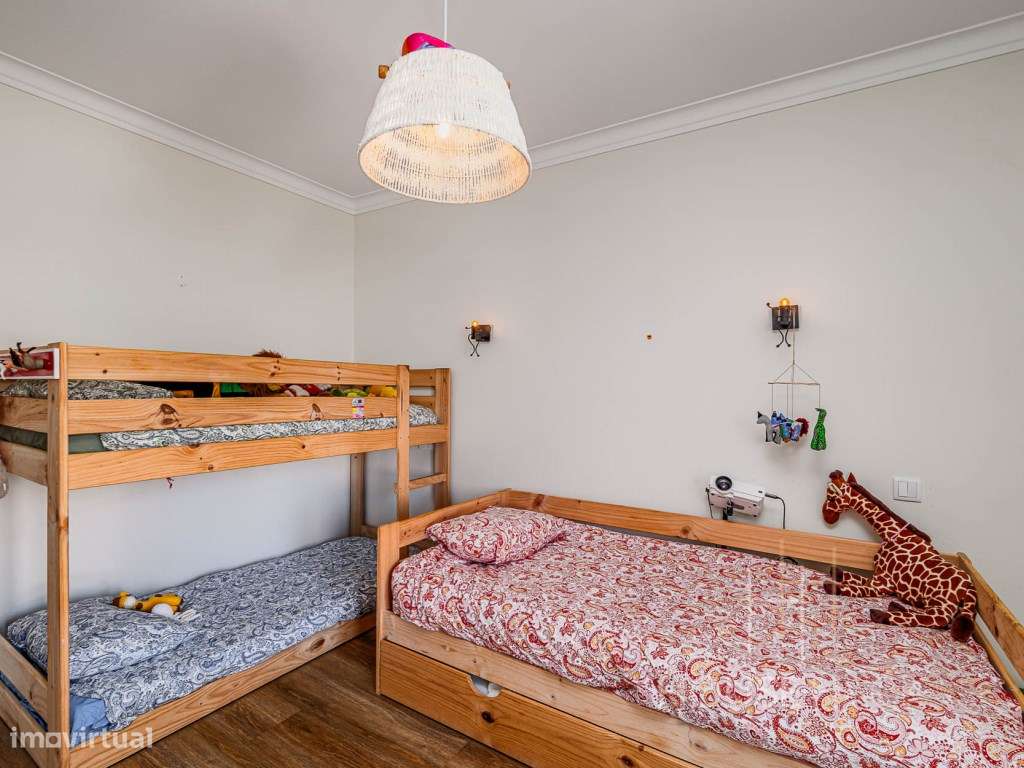 T2+2 Duplex Renovado com parqueamento e arrecadação-17
