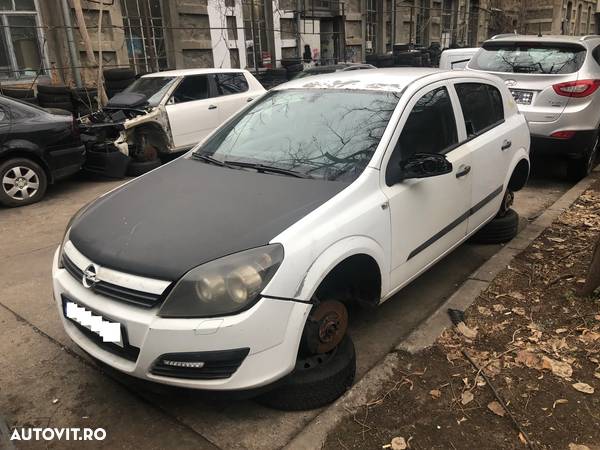 Dezmembrez Opel Astra H alb 1.7 diesel - 1