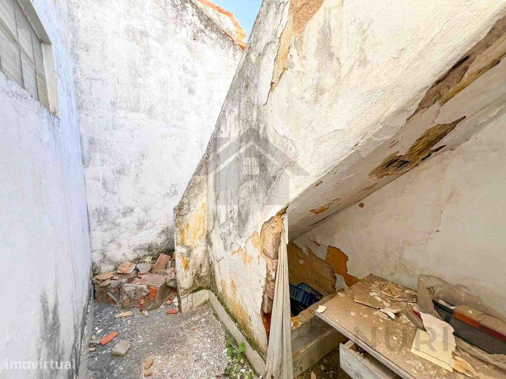 Moradia T3 com Espaço Comercial para Venda em Portimão-19