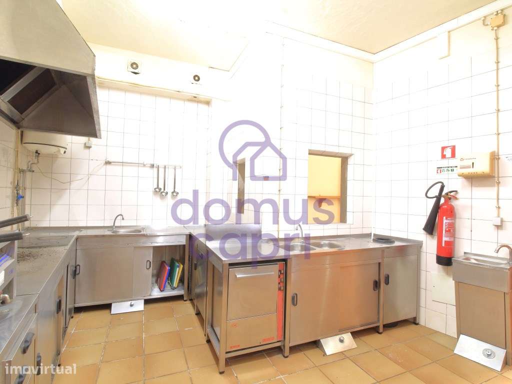 Moradia T2+1 com Espaço Comercial em Estoi - Faro - Grande imagem: 3/34