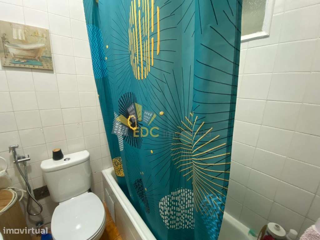 Apartamento T3 bastante soalheiro | Localizado em Camarate | Não pe...-19