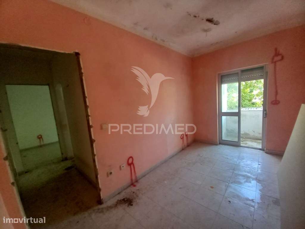 T1 Remodelado na Baixa da Banheira - Grande imagem: 1/19