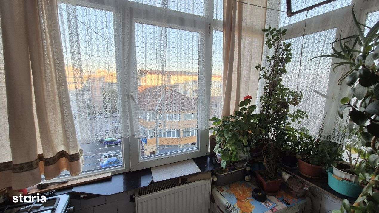 Vanzare apartament 2 camere decomandat - 52 mp - strada 23 August-5