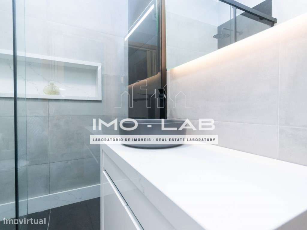 Moradia T2+1 - Câmara de Lobos - Vista Mar e Vista Montanha-23