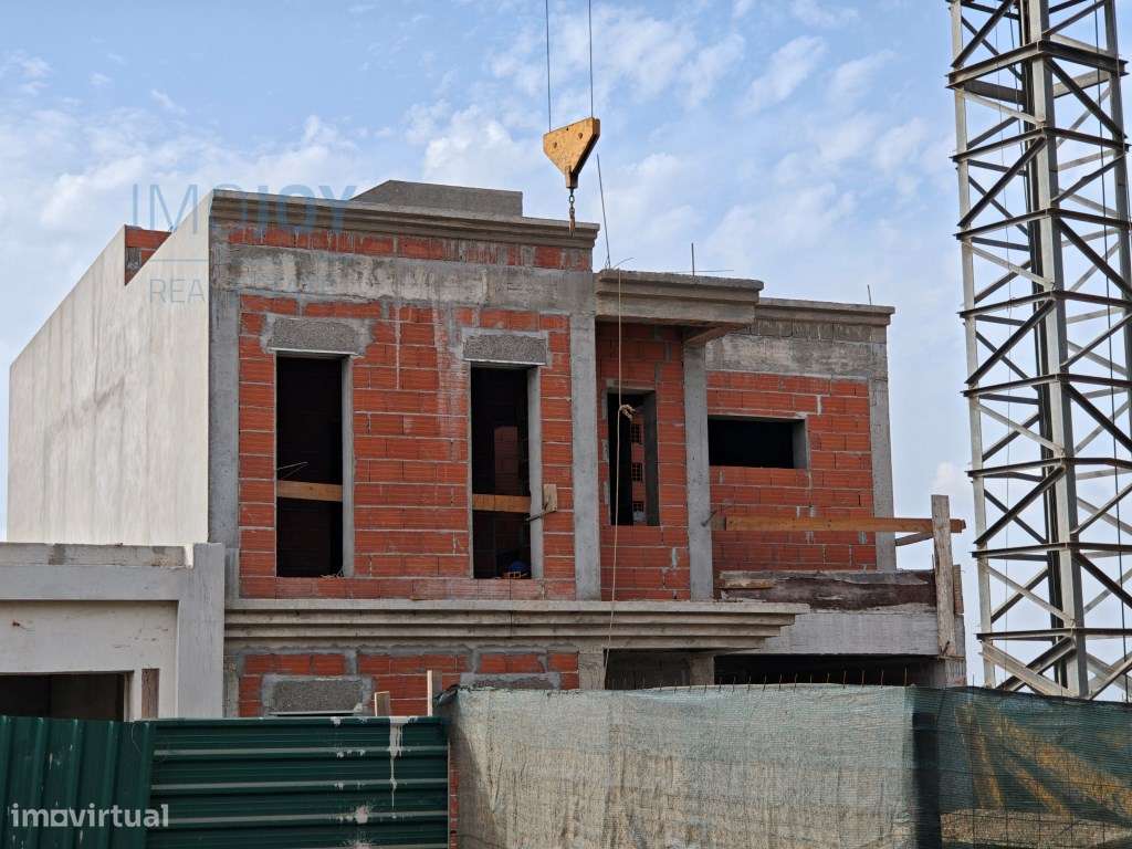 Moradia V3 + 1 Com Vista Rio no Parchal, Lagoa - Grande imagem: 4/48