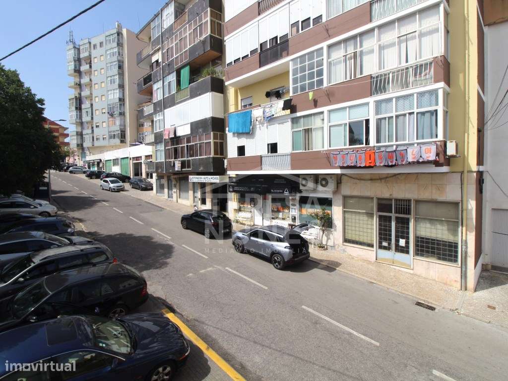 MORADIA EM BANDA - AMORA / SEIXAL-26