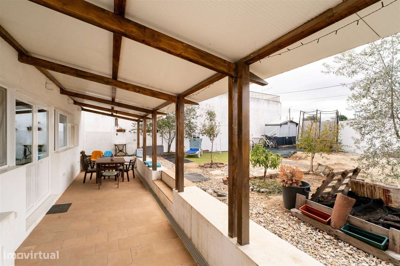 Casa Luz Pérgola | Moradia T4 de Arquitetura de Autor na Igrejinha-27