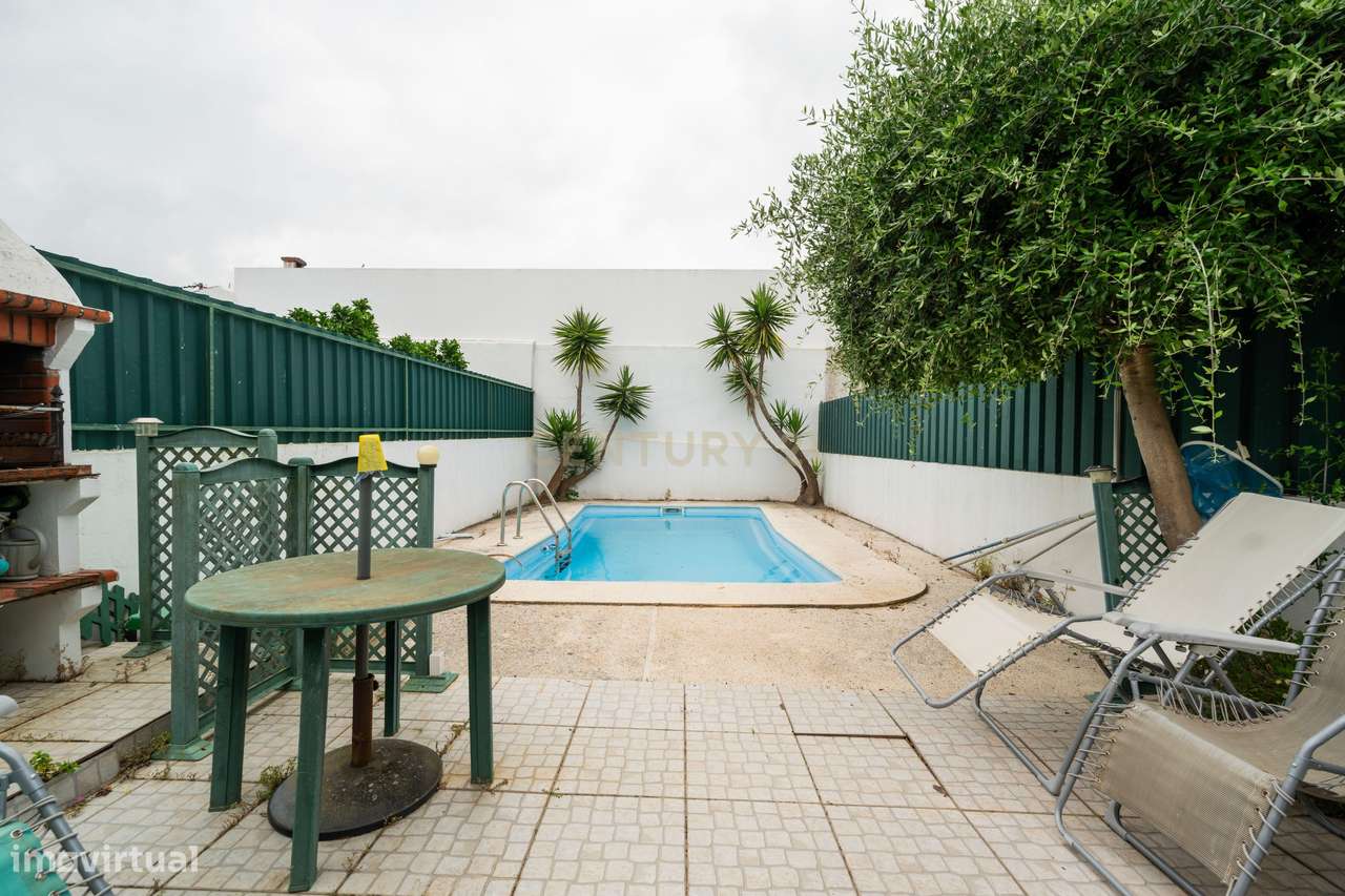 Moradia, com 5 quartos, em Pinheiros de Azeitão, Setúbal - garagem e p-14