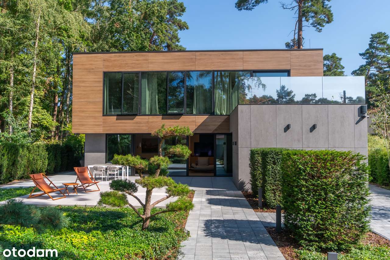 Nowy luksusowy dom w pierwszej linii brzegowej.