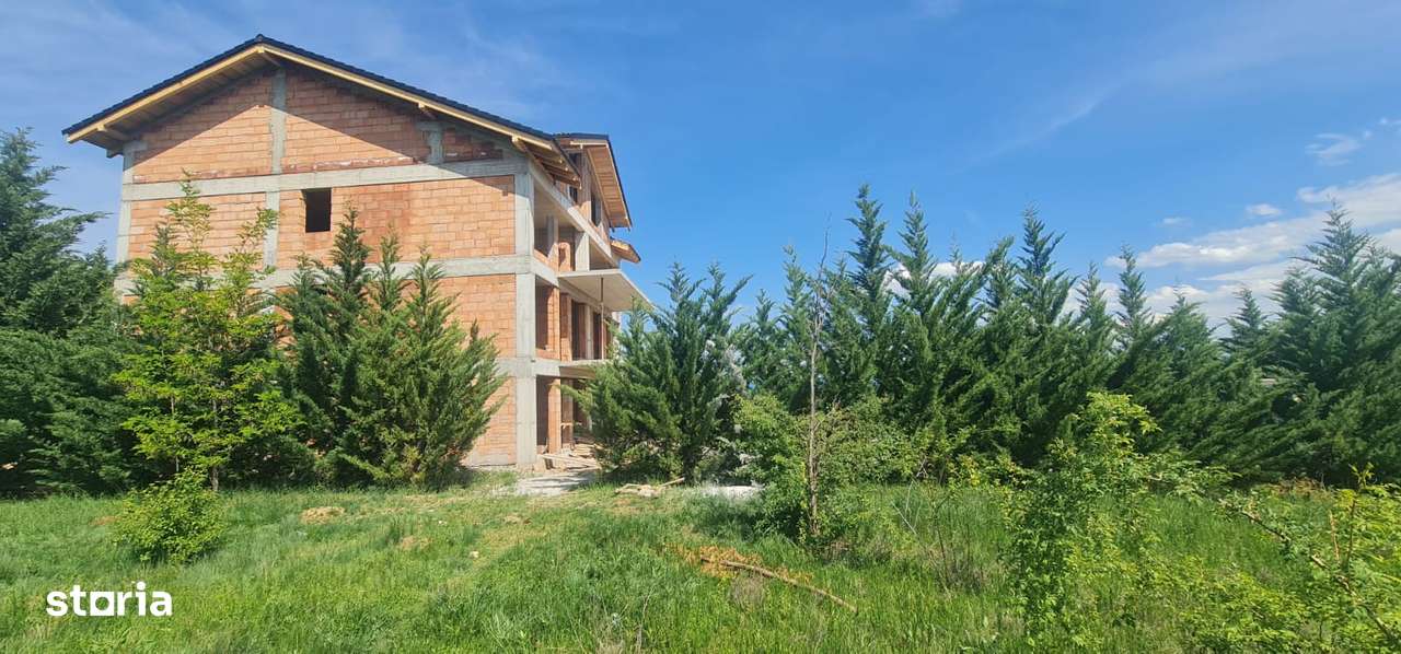 Apartament 3 camere, 110 mp curte, parcare, inconjurat de zona verde - Imagine principală: 5/5