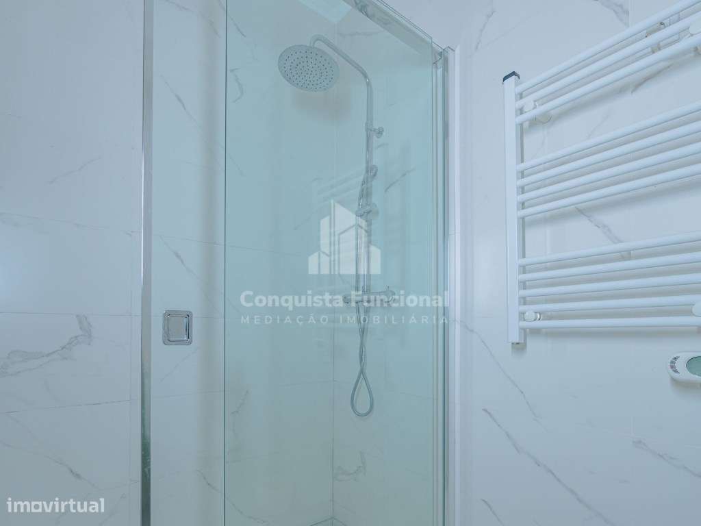 T2 com Lugar de Garagem e Elevador | São João da Madeira | 259.500€-13