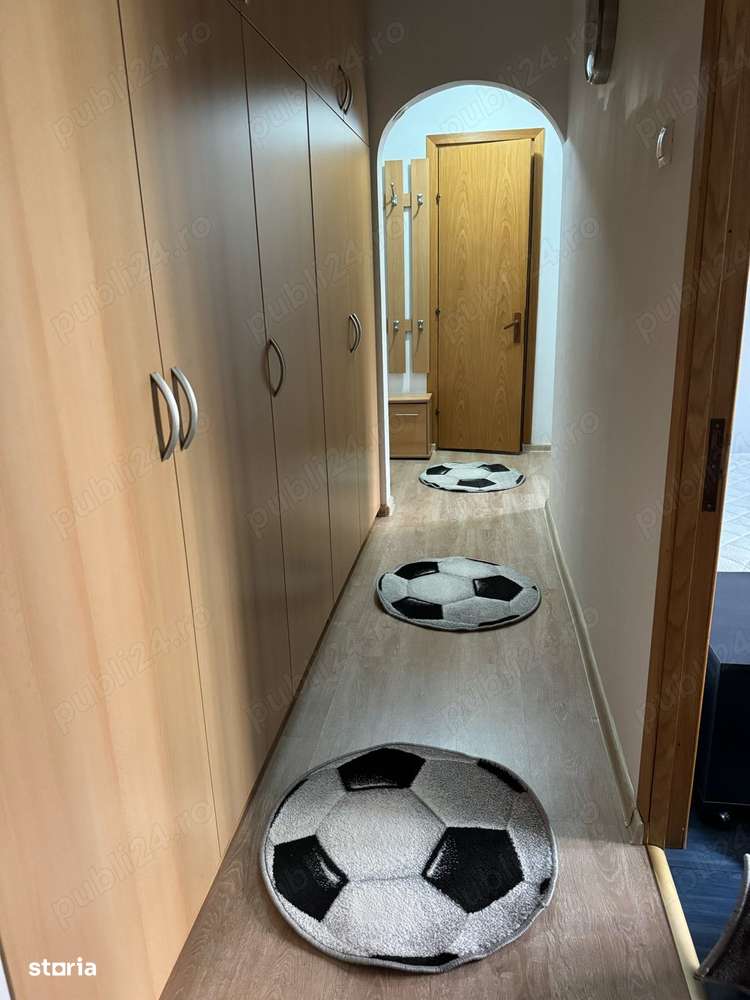 Drumul Taberei,Valea Ialomitei, 1 / 4 , dec , modern , 450 Euro / luna - Imagine principală: 5/8