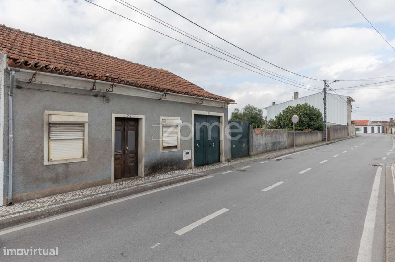 Moradia T3 com Anexos e Terreno no centro da Cidade de Cantanhede - Grande imagem: 5/32