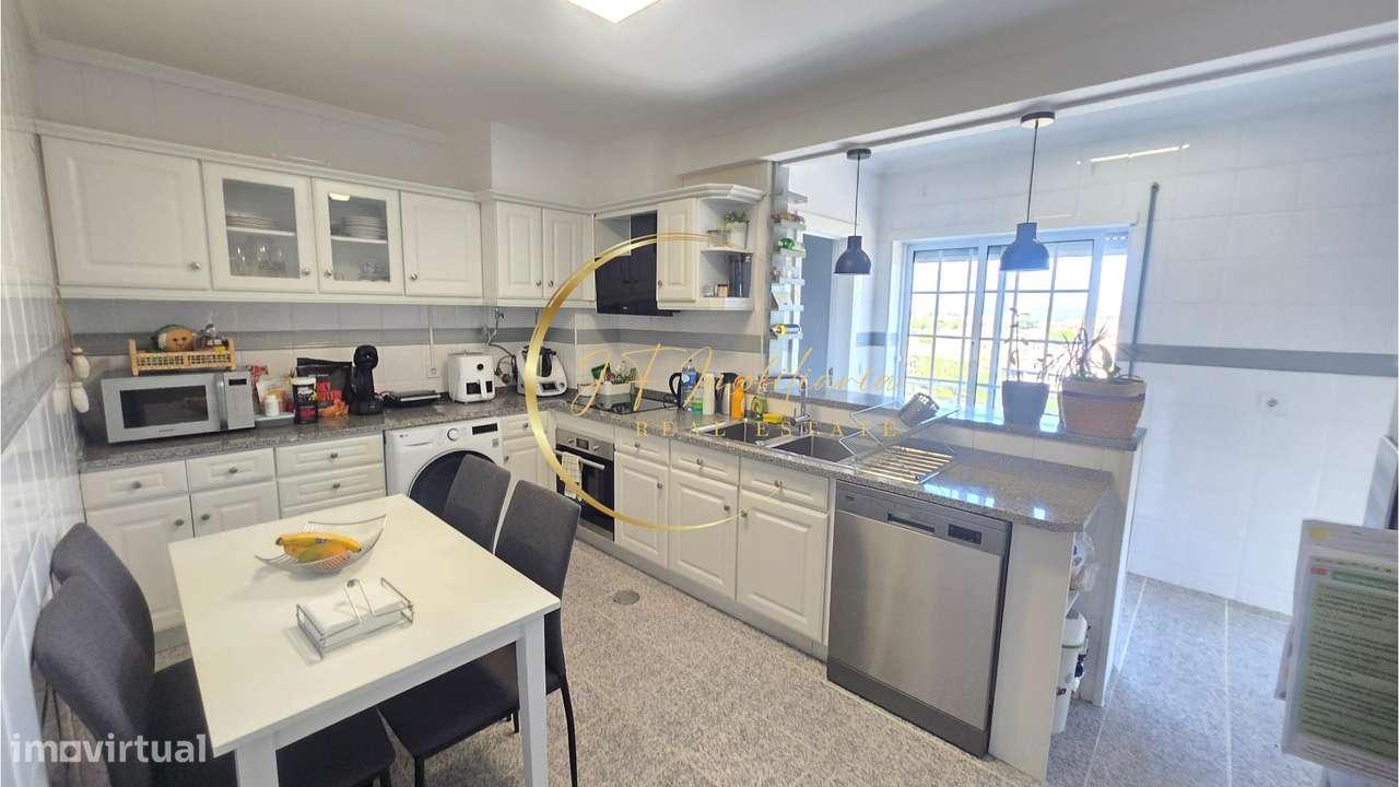 Apartamento T2 em Azurva com garagem-25