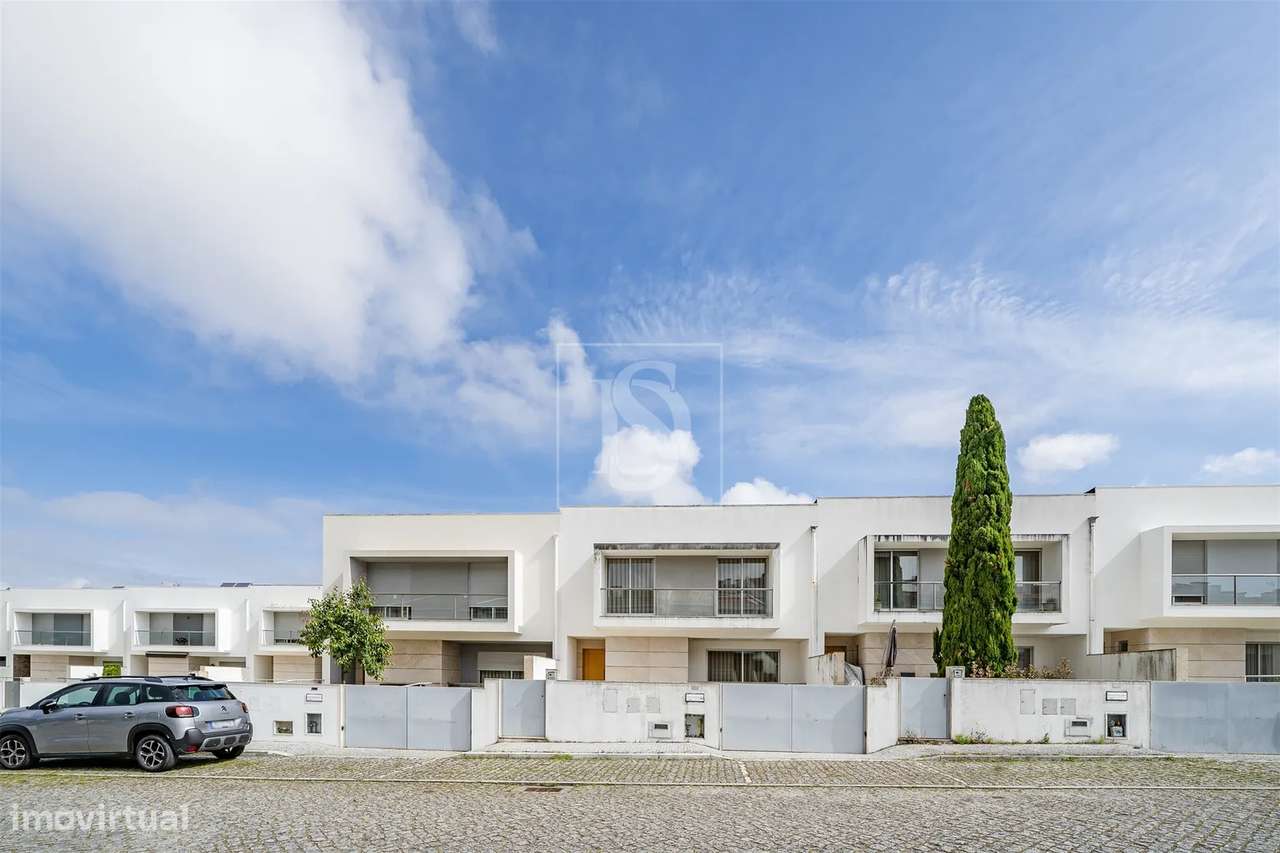 Moradia T4 com 2 Suites em Gamil – Barcelos-39