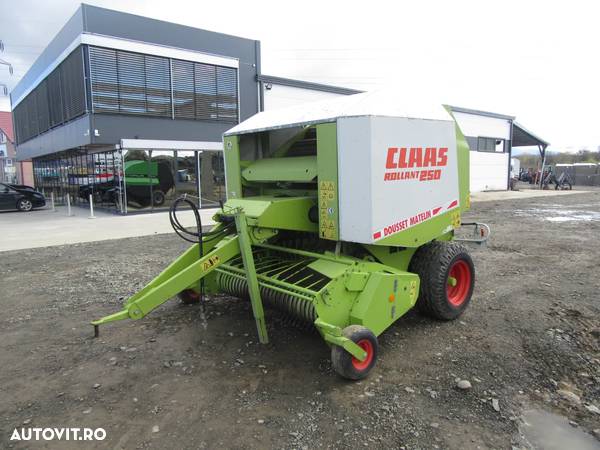 Claas Rollant 250 - 1