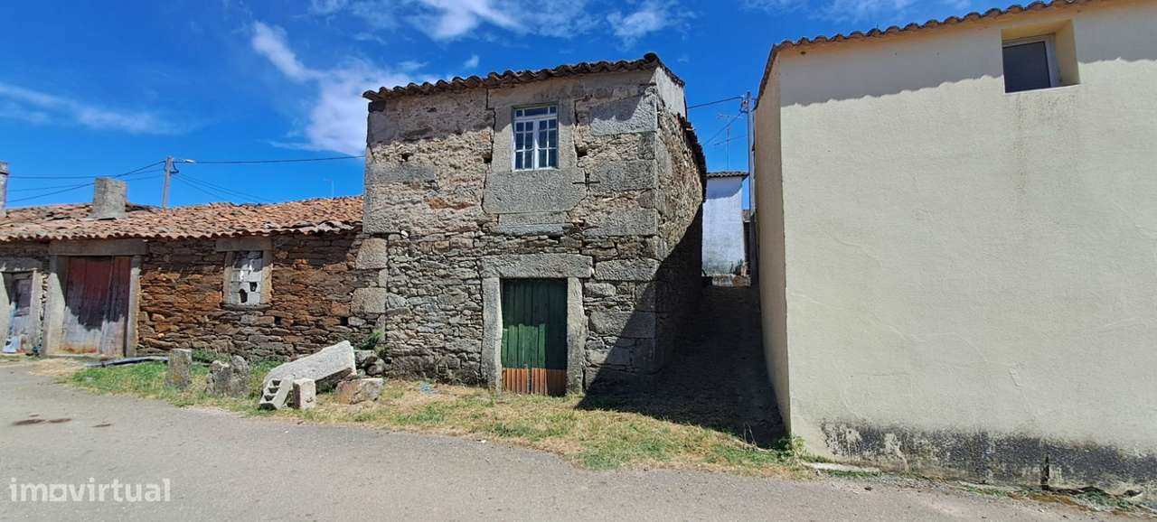 Moradia isolada T6 em Genísio, Miranda do Douro-47