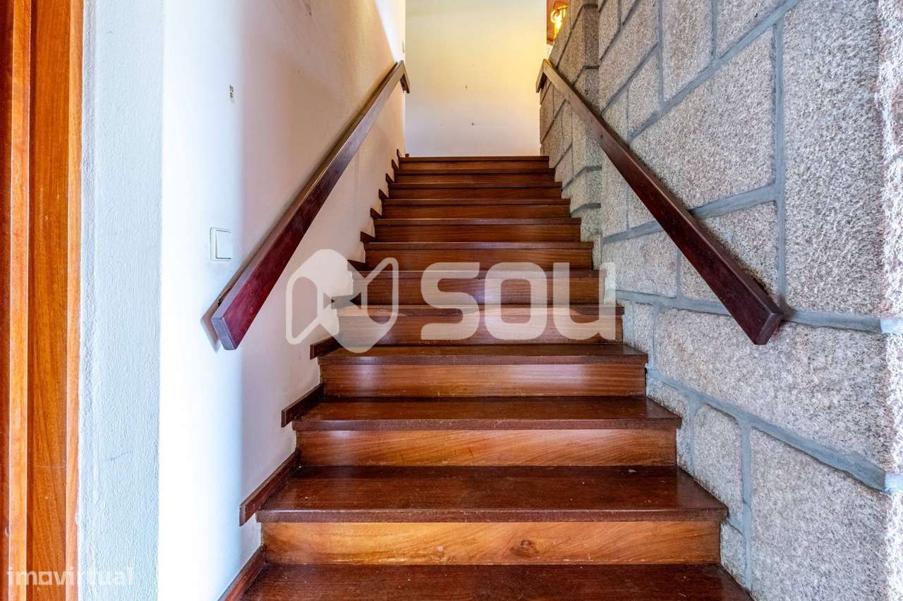 Casa Senhorial T7 num Lote de 3.320m² em Leça do Balio com-9