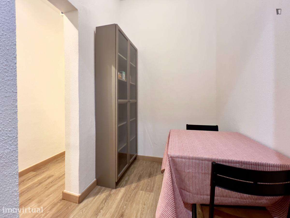 Quarto - localizado em Arroios Lisbon - Grande imagem: 3/10