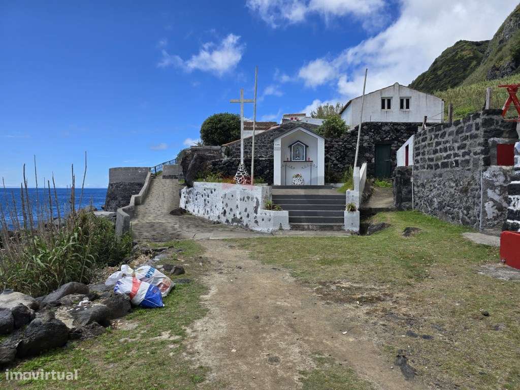 Terreno com Ruína e Acesso Direto ao Mar na Exclusiva Rocha da Relva-14