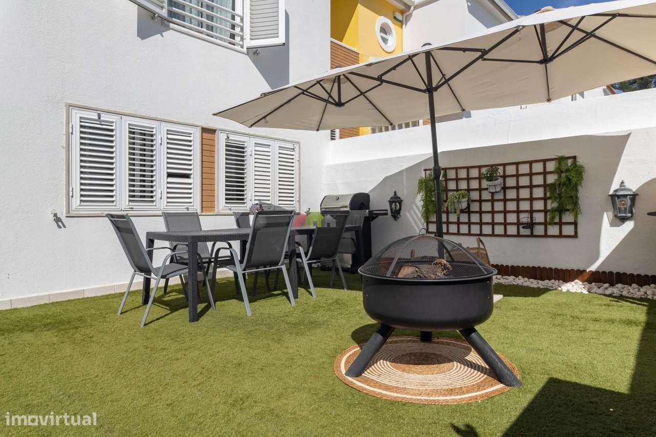 Moradia com piscina em Palhais, Barreiro - Grande imagem: 4/60