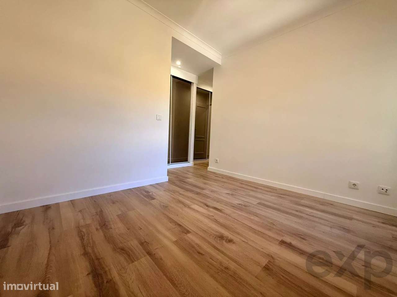 Apartamento T3 Feijó, Almada remodelado-3