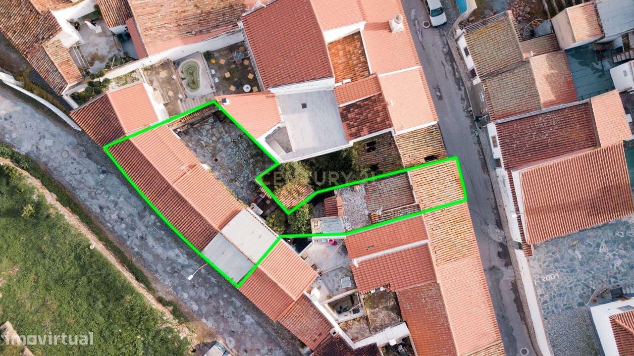 Moradia T2 com Espaço Exterior na Zona Histórica de Mourão - Alentejo-17