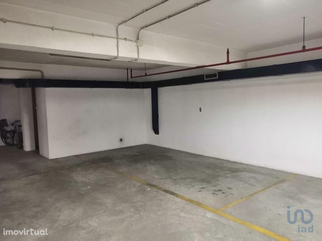 Parque de Estacionamento / Garagem / Box em Lisboa de 13,00 m2