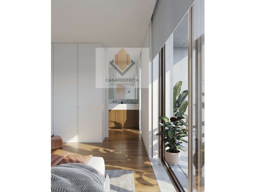 Moradias V3 Novas De Luxo com Jardim, Terraço e Varandas - Arcozelo-9