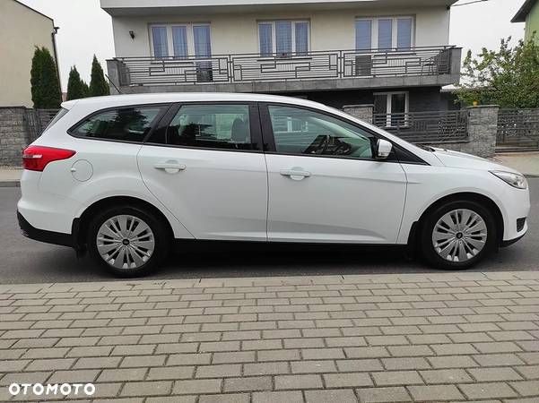 Ford Focus 1.6 Trend - 18