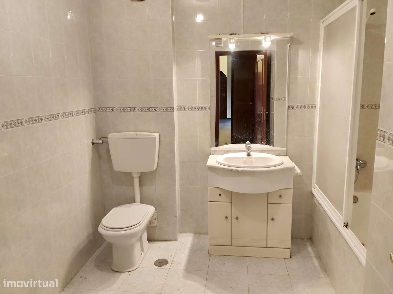 Apartamento T2 com 100m2 em algueirão-14