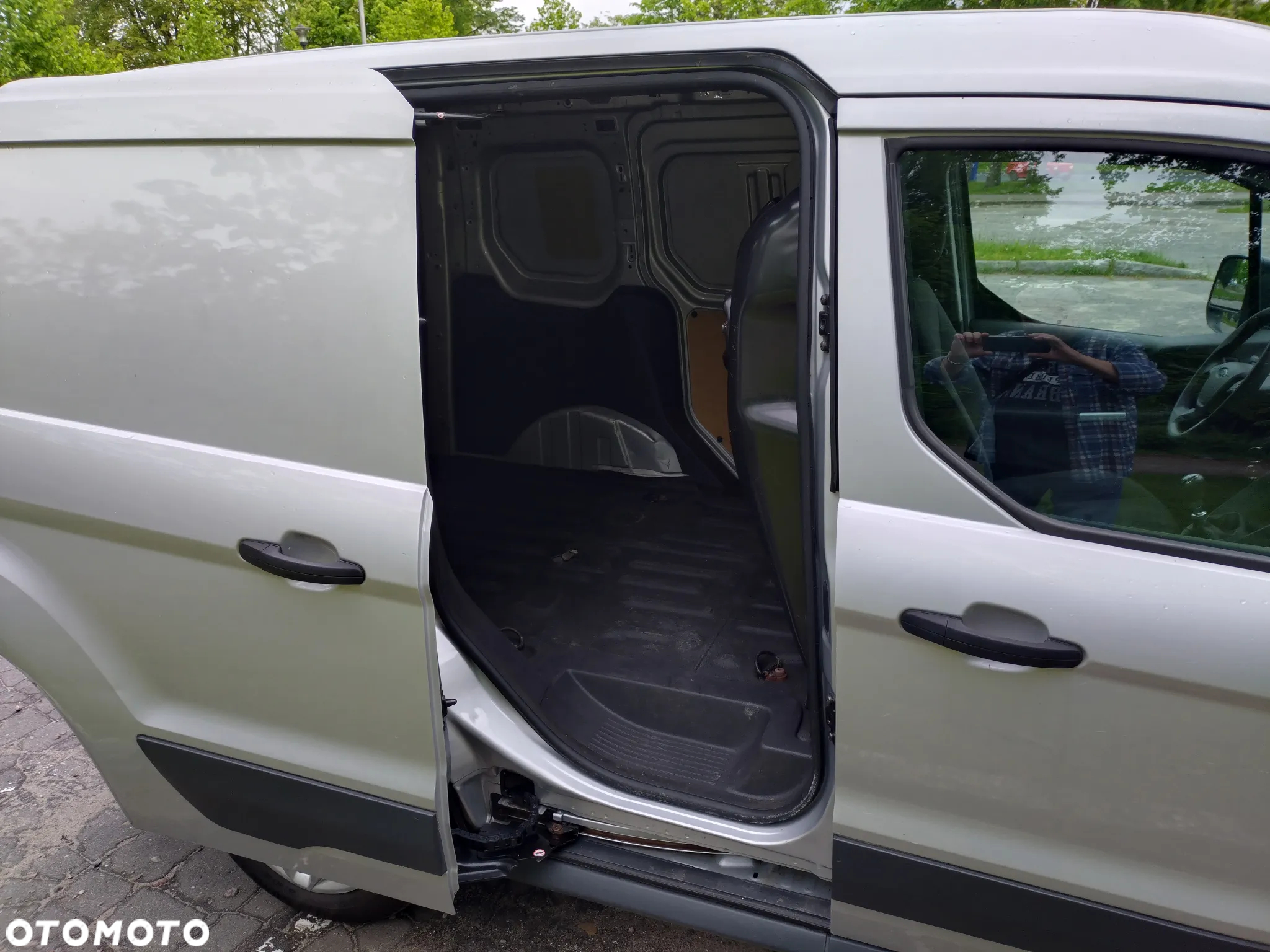 Ford Transit Connect - 11