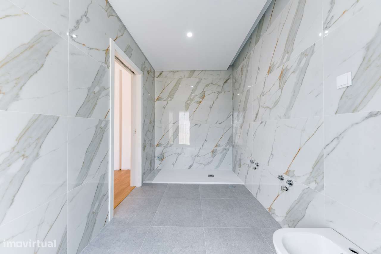 Moradia Nova | PISCINA | 3 Suites | Garagem e Jardim-19