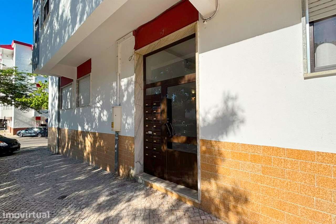 Apartamento T2 Amora - Seixal-24