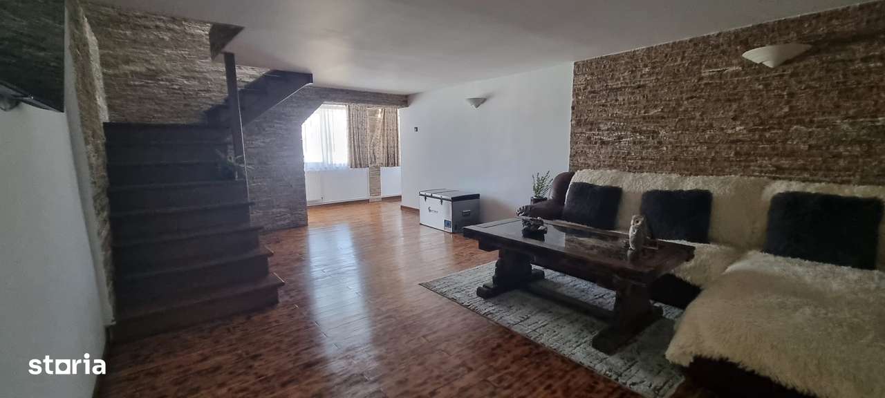 Vand vila Pitesti, langa Targul saptamanal, dupa sensul giratoriu - Imagine principală: 5/19