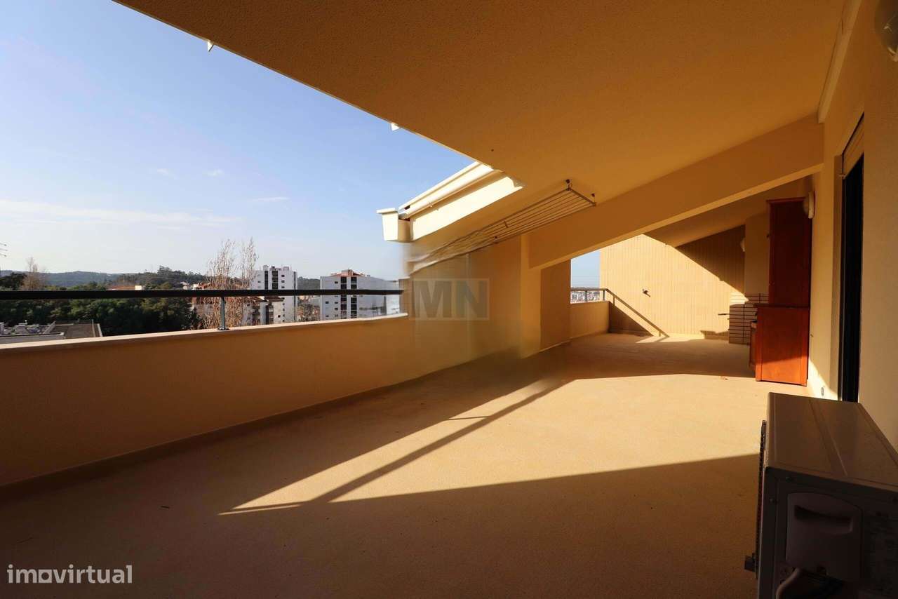 T5 Duplex com garagem e terraço em Coimbra-32