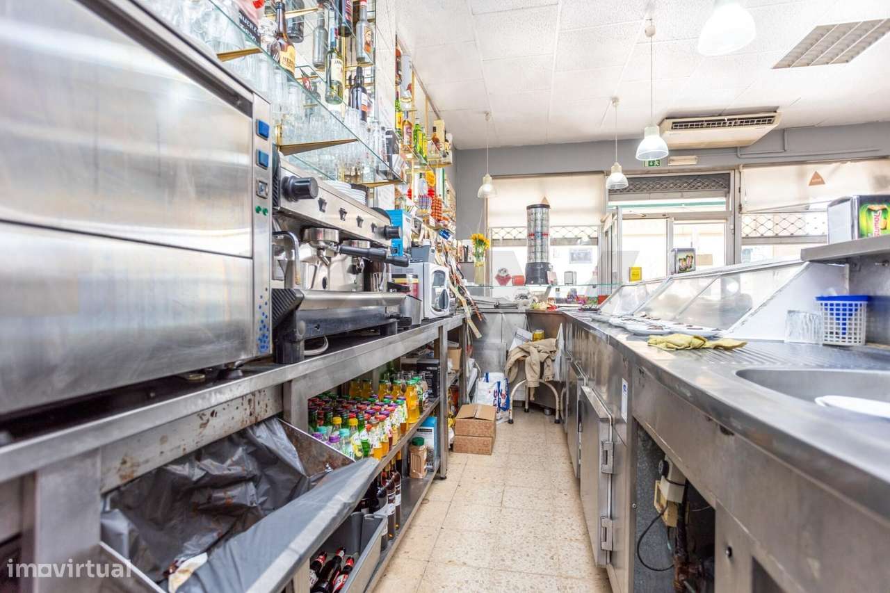 Trespasse de pastelaria na Amora - Grande imagem: 5/20