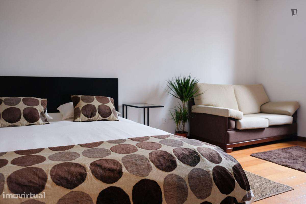 Estúdio - localizado em Cedofeita Porto - Grande imagem: 4/9