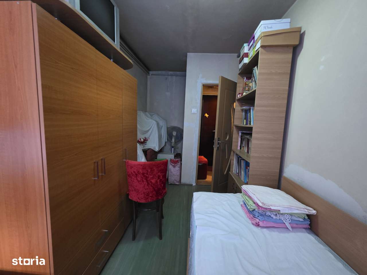 Apartament cu 3 camere de vanzare in zona Drumul Taberei metrou-4